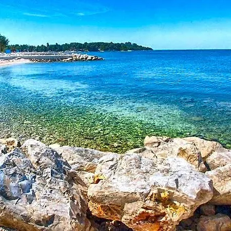 2081 3* Pula