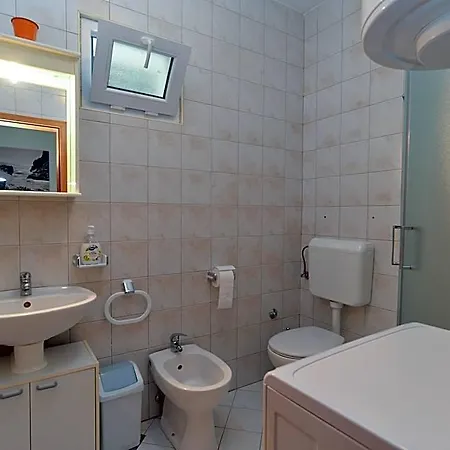 Hotel 2081 3*
